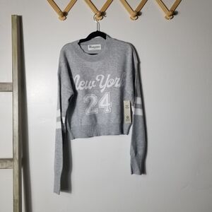 NWT NO BOUNDARIES WOMEN'S GRAY WITH WHITE SWEATER SIZE XS